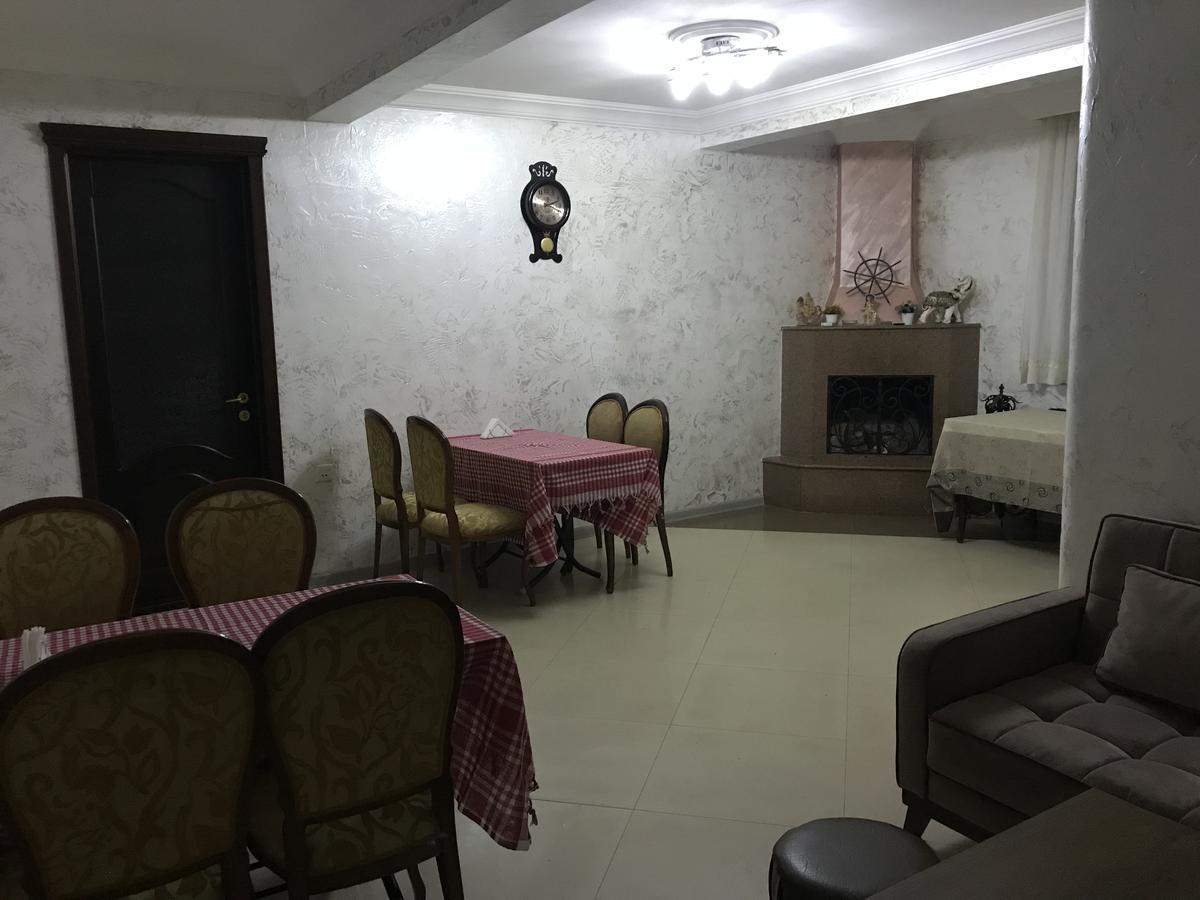 Nani'S Sweet Home Батуми Екстериор снимка
